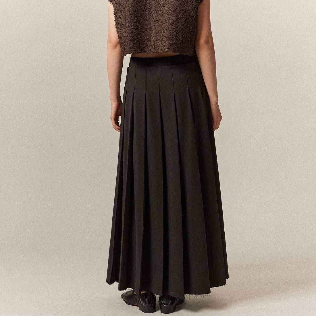 Solid Color Pleated Raw Edge Hem Long Skirt