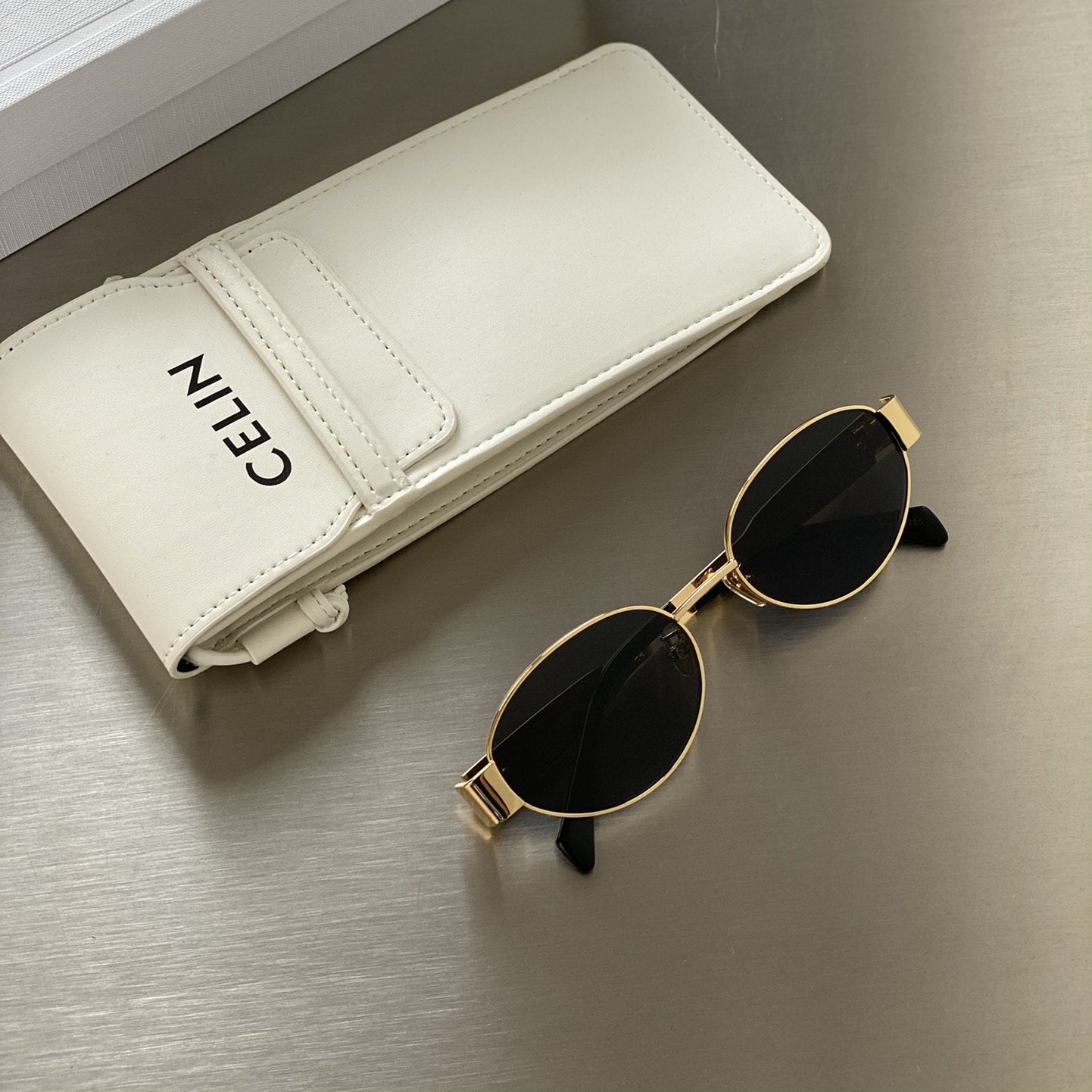 Metal Frame Oval Sunglasses