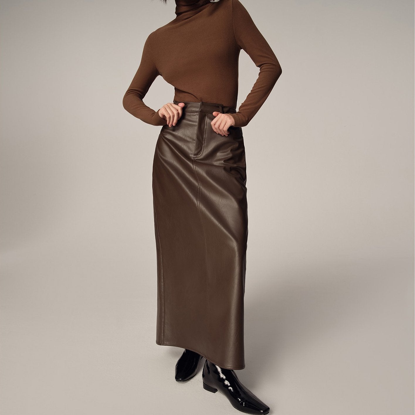 Solid Color Pocket Back Slit Half Leather Skirt