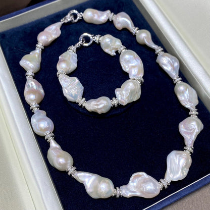 NECKLACE — CHUNKY BAROQUE PEARLS