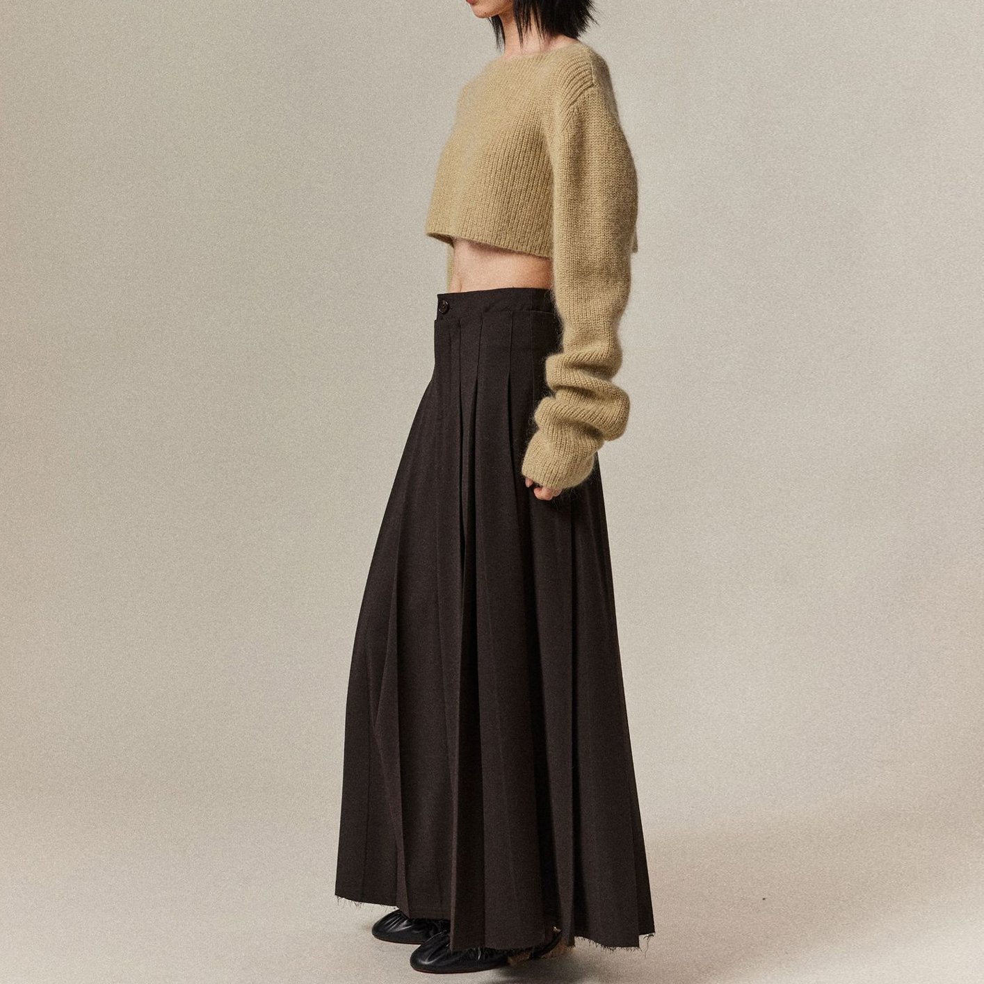 Solid Color Pleated Raw Edge Hem Long Skirt